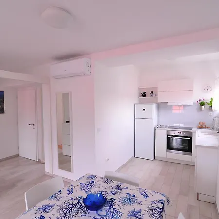 Apartment A1 - Luxury Apt In Center Just 5min From Beach *