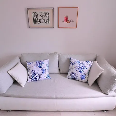 Apartment A1 - Luxury Apt In Center Just 5min From Beach